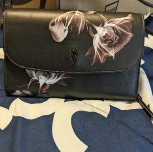 Simply Vera Wang cross body purse/clutch